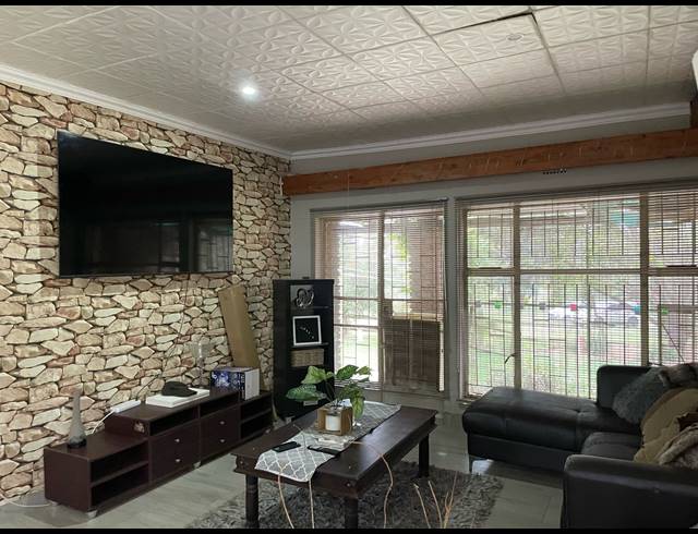 4 BEDROOM FREEHOLD RENTED IN SONLAND PARK